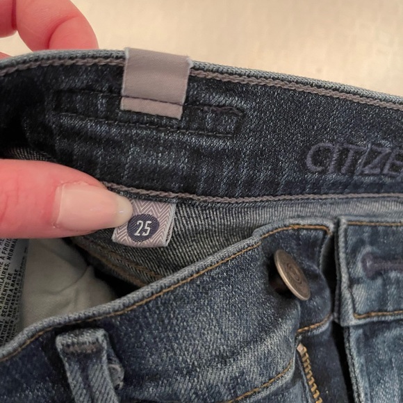 Variety of designer jeans barely worn - citizen, j brand, Paige, etc - Picture 15 of 16